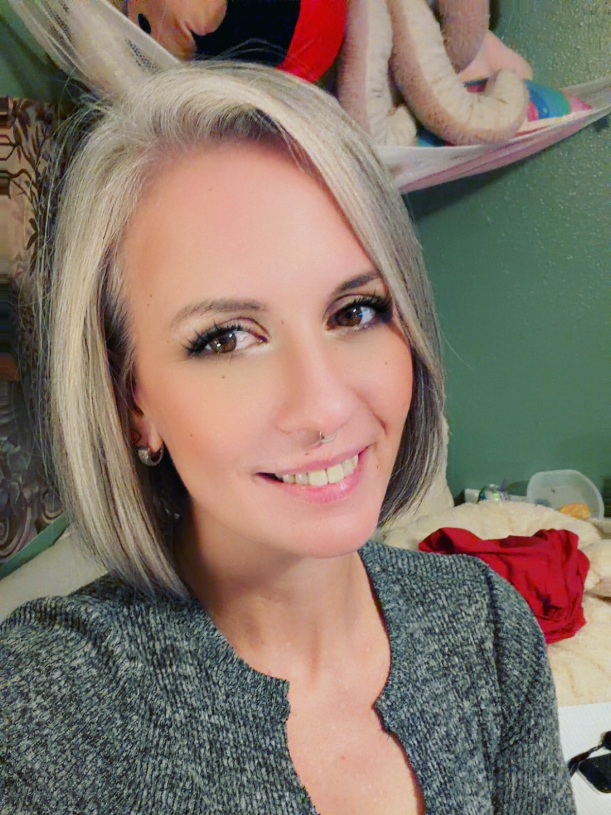Amanda Womack, mobile hairstylist and owner
